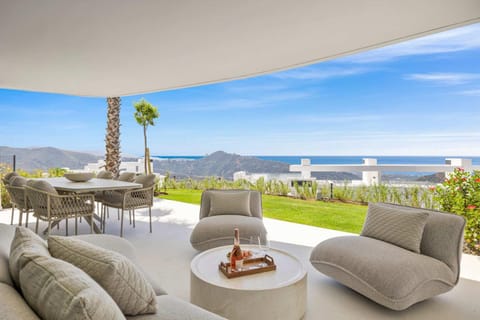 View (from property/room), Balcony/Terrace, Balcony/Terrace, Seating area, Dining area, Mountain view, Sea view