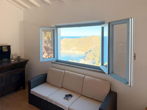 TV and multimedia, Living room, Sea view