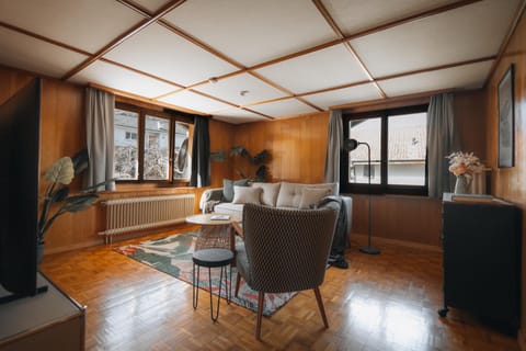 TV and multimedia, Living room, Photo of the whole room, Bath