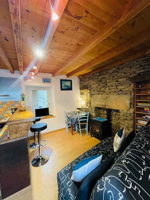 Ker Elisa 4 pers Maison de pêcheur à 50 m de la mer House in Locquirec