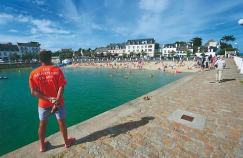 Ker Elisa 4 pers Maison de pêcheur à 50 m de la mer House in Locquirec