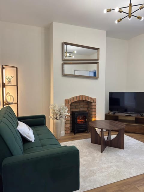 Cosy 3-Bed House in Banbury, Families & Workers Apartment in Banbury