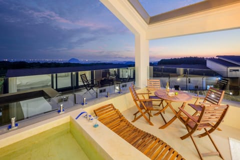 Property building, Patio, Natural landscape, View (from property/room), Balcony/Terrace, Lake view, Mountain view, River view, sunbed