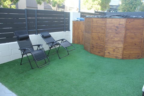 Garden, Balcony/Terrace