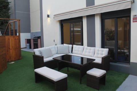 Garden, Balcony/Terrace, Swimming pool