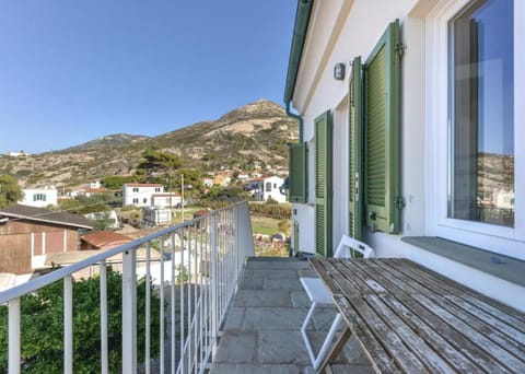 Day, View (from property/room), Balcony/Terrace, Balcony/Terrace, Mountain view