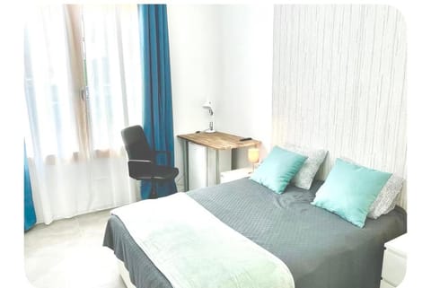 1-4 Comfortable room with air conditioning Hostel in Badalona