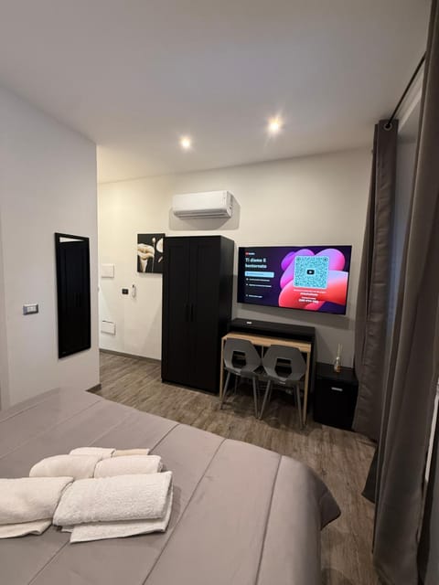 TV and multimedia, Photo of the whole room, Seating area, air conditioner