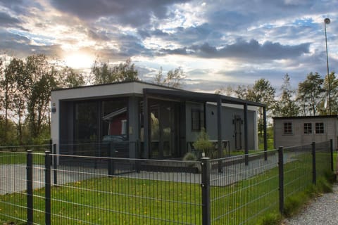 Property building, BBQ facilities, Garden, Sauna, Balcony/Terrace, Garden view