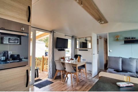 Communal lounge/ TV room, TV and multimedia, Kitchen or kitchenette, Seating area, Dining area, Breakfast, oven, pet friendly