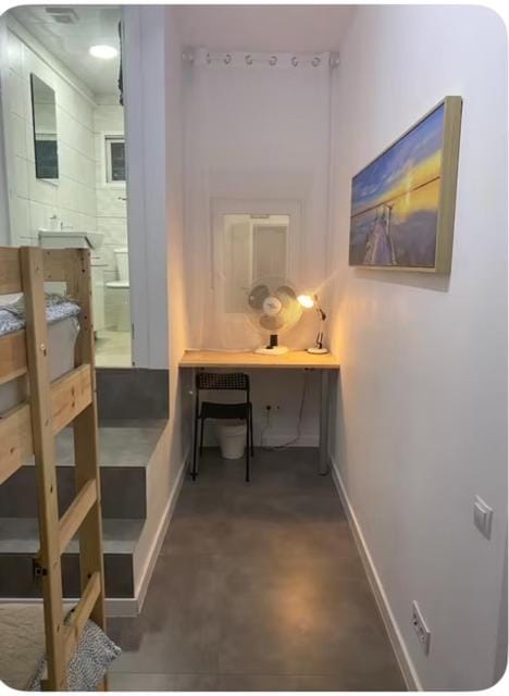 1-5 A beautiful room with a private WC Hostel in Badalona