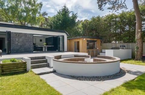 Garden, Kitchen or kitchenette, Garden view, fireplace