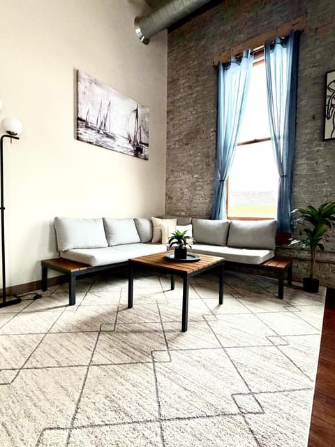 The Bellevue in Canal Park Apartment in Canal Park