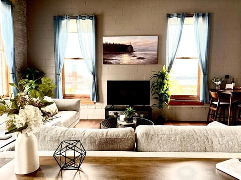 The Bellevue in Canal Park Apartment in Canal Park