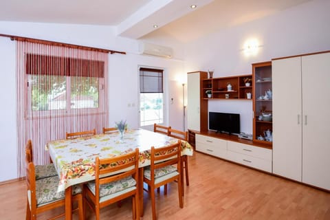 3-Bedroom Apartment Nada in Orebić Apartment in Dubrovnik-Neretva County