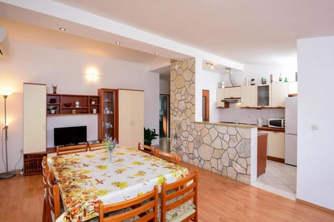 3-Bedroom Apartment Nada in Orebić Apartment in Dubrovnik-Neretva County