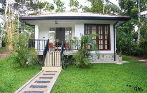 Property building, Facade/entrance, Day, Garden, Garden view