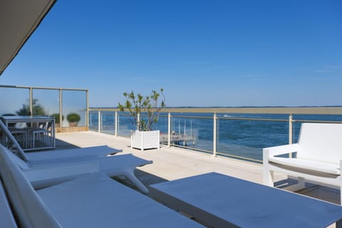 Patio, Sea view