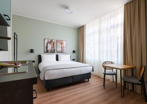 Bed, Bedroom, kitchen