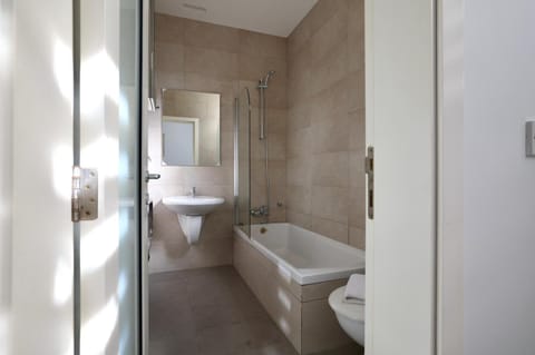 Toilet, Bathroom, Bath, towels