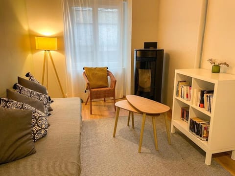 Library, Living room, Seating area