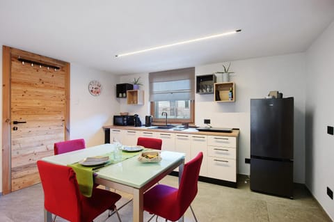 Property building, Kitchen or kitchenette, Living room