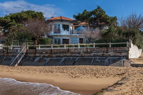 Property building, Beach