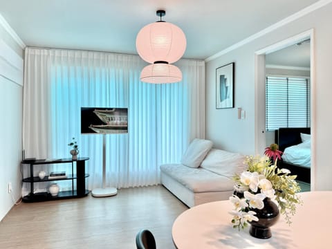 Living room, Photo of the whole room, Seating area