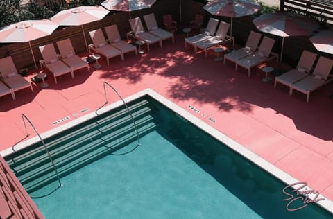 Swimming pool, Swimming pool