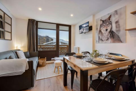 Ski in and out Access with Alpine Balcony Apartment in Val Thorens