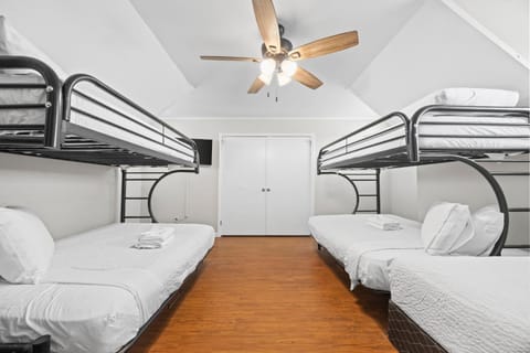 Ranch Beach House House in West Beach