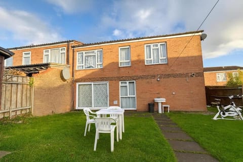 3 Bedroom House Apartment in High Wycombe