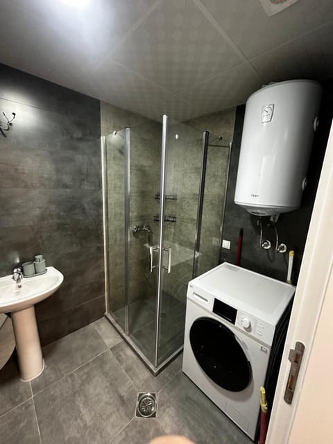 Shower, Bathroom, washing machine, dryer