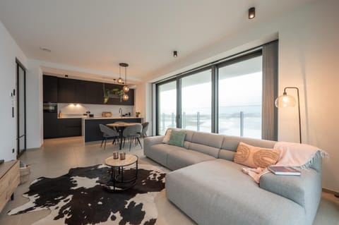 Kitchen or kitchenette, Seating area, Dining area