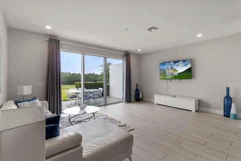 Communal lounge/ TV room, Living room