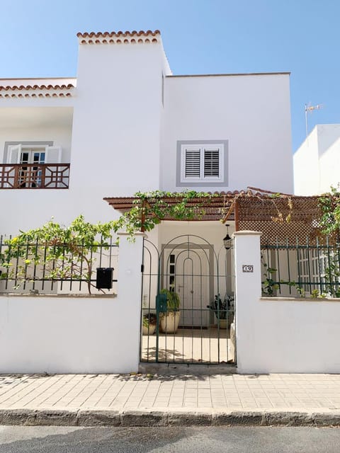 Property building, Street view