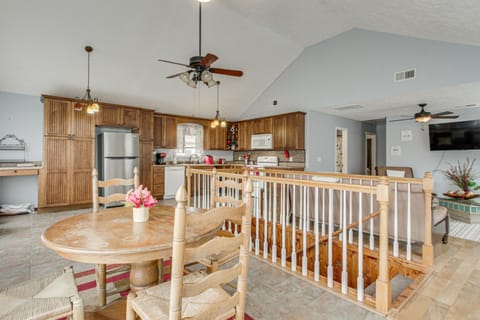 Near Tennessee River! Pet-Friendly Family Cottage! House in Tennessee