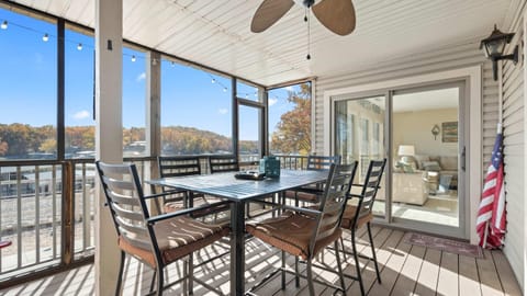 Easy Breezy - Lakefront for 6 House in Lake of the Ozarks