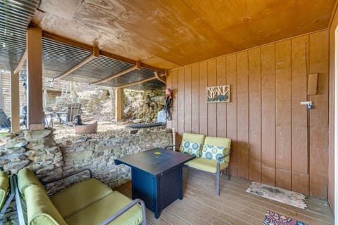 Hot Tub, Trails, Views! Little River Retreat House in Great Smoky Mountains