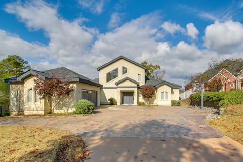 Private Pool and Slip Luxury Lake Hamilton Home! House in Rockwell