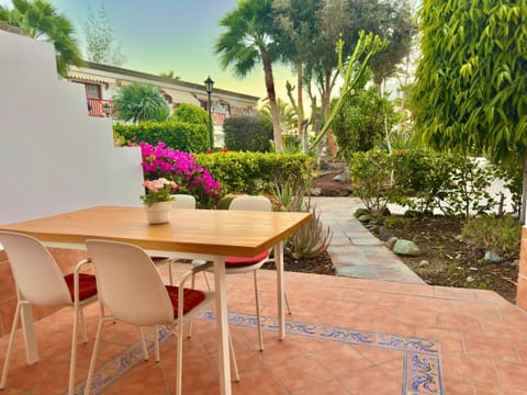Off site, Garden, Dining area