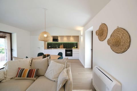 TV and multimedia, Kitchen or kitchenette, Seating area, Dining area