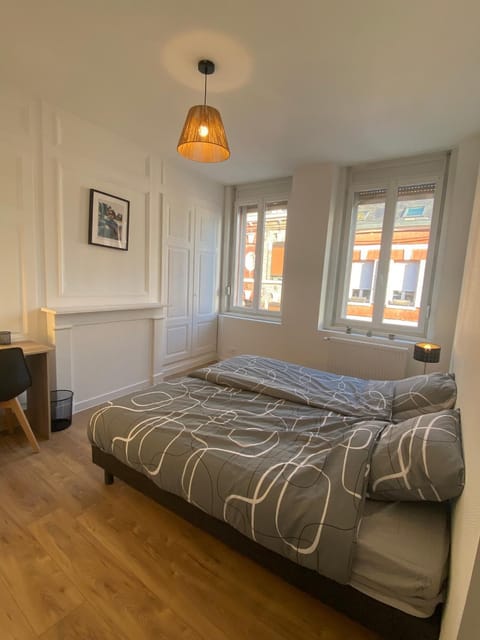 Bed, Photo of the whole room, Bedroom