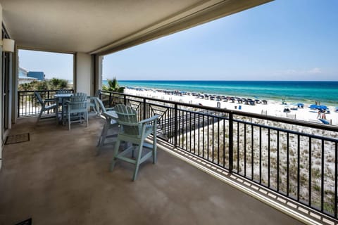 Bella Riva 201 Large Gulf Front condo House in Okaloosa Island