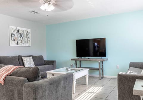 2 BR 2 BA Cottage Near Beach Villa in Okaloosa Island