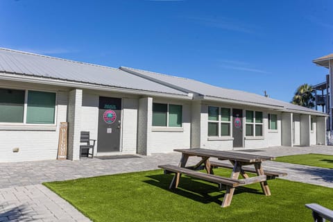 2 BR 2 BA Cottage Near Beach Villa in Okaloosa Island