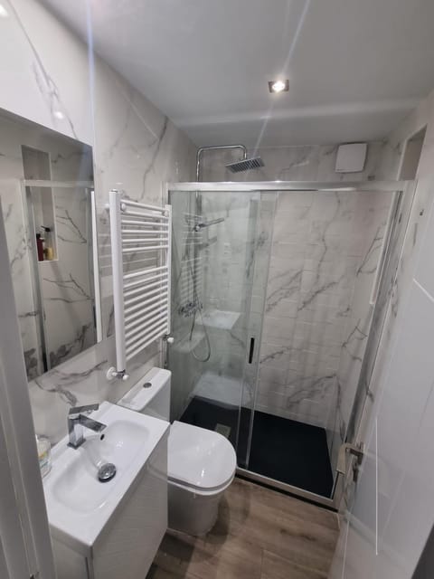 Shower, Bathroom