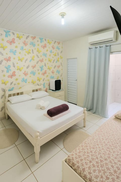 Bed, TV and multimedia, Photo of the whole room, Bedroom, minibar, towels, wardrobe, air conditioner