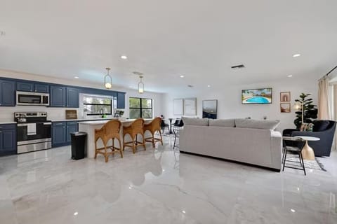 Pool Outdoor Dining Near Beach House in Largo