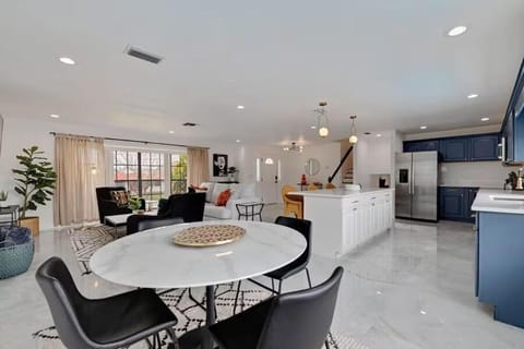 Pool Outdoor Dining Near Beach House in Largo